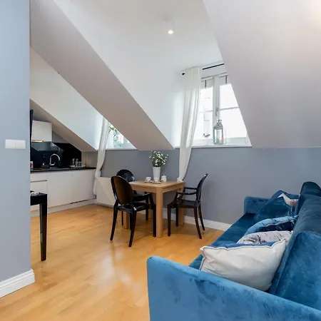 Moon River Old Town *