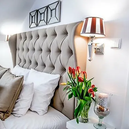 Moon River Old Town *