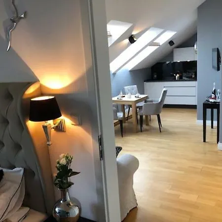 Moon River Old Town Apartment *