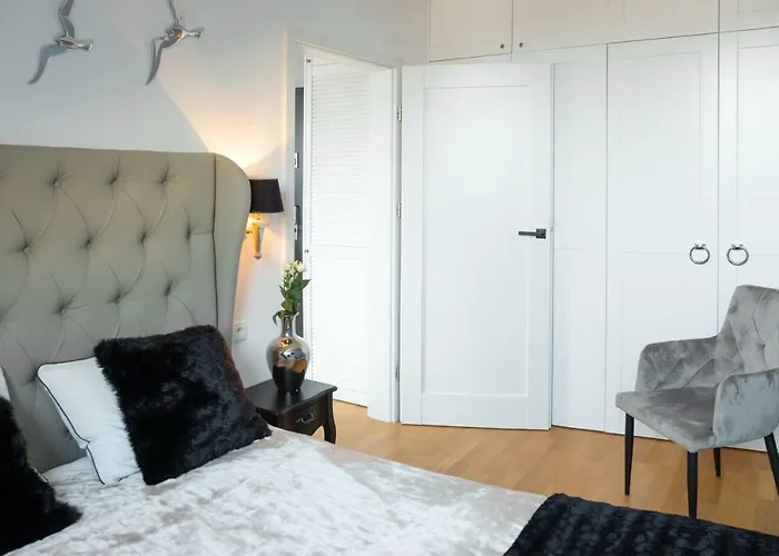 Moon River Old Town * グダニスク